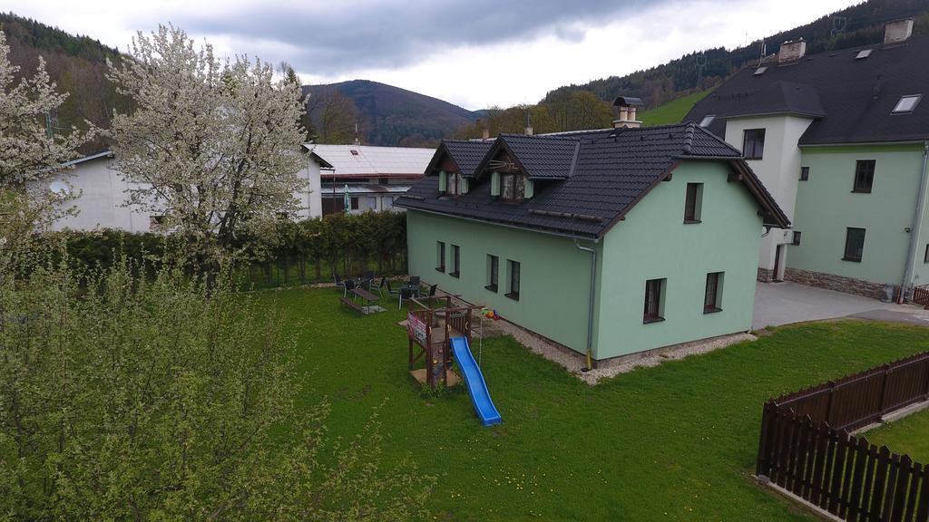 Apartmanove Ubytovani V Koutech Loučná nad Desnou Екстериор снимка